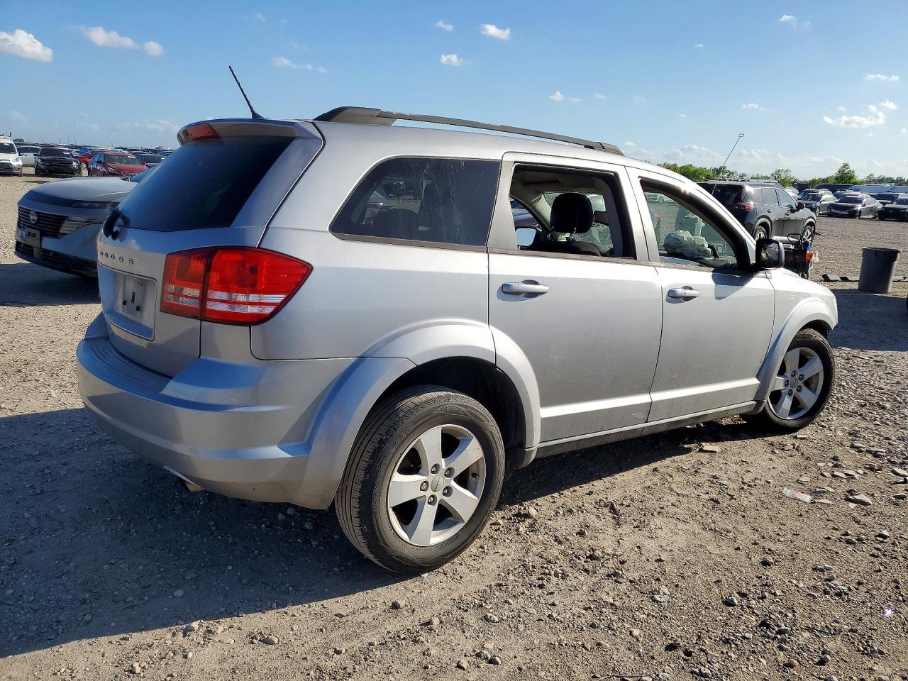 2017 Dodge Journey Se Silver vin: 3C4PDCAB0HT545019