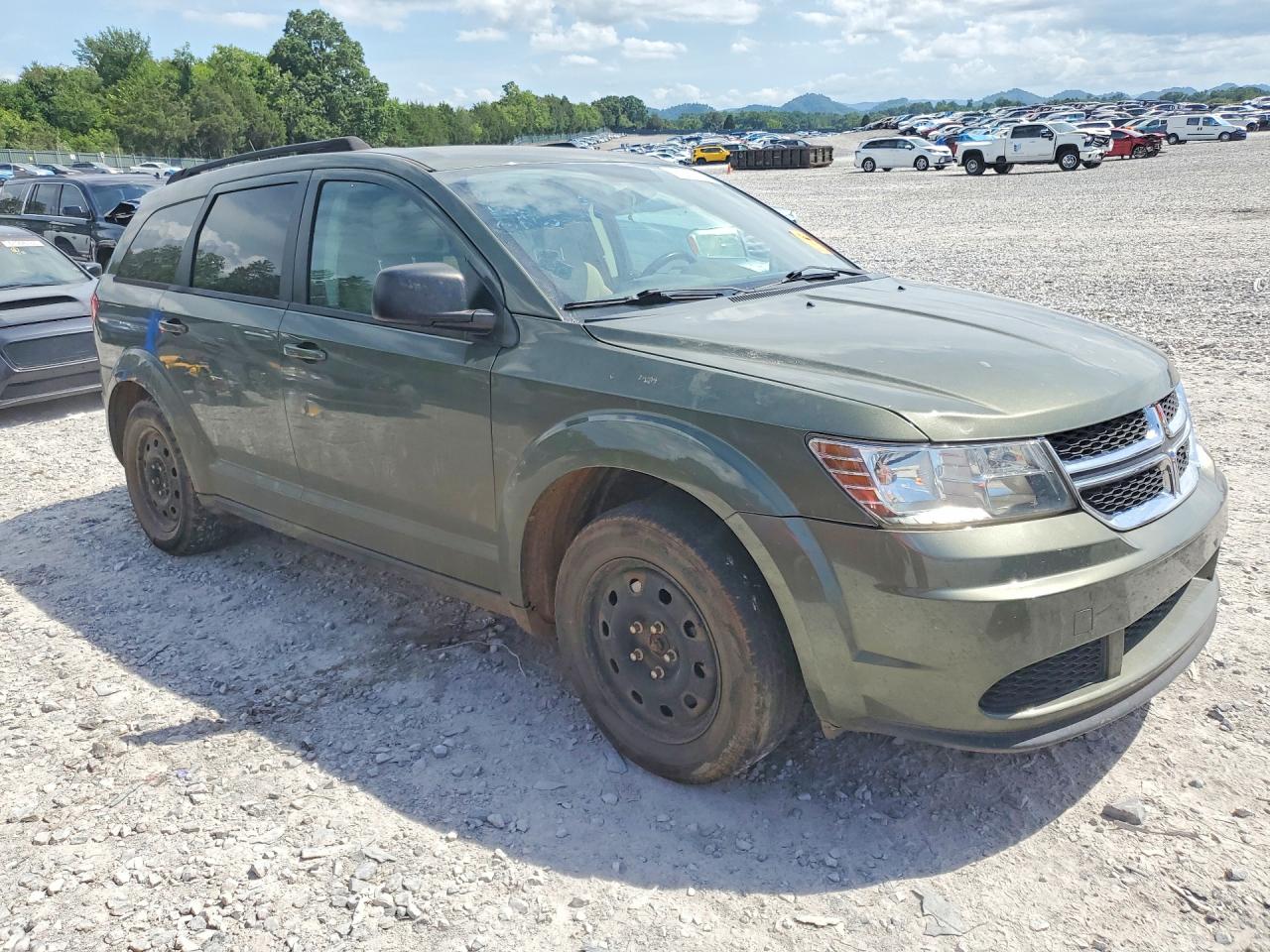 2018 Dodge Journey Se Green vin: 3C4PDCAB0JT208677