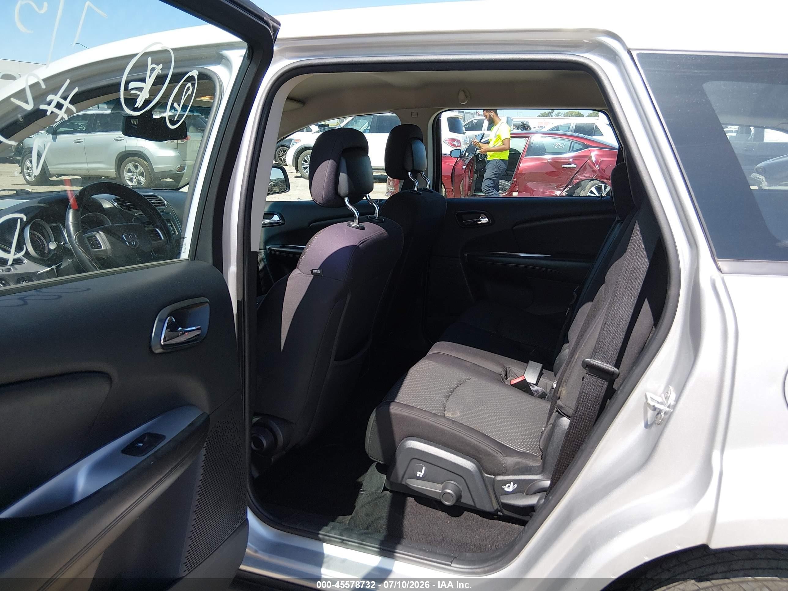 2013 Dodge Journey American Value Pkg Серебряный vin: 3C4PDCAB1DT734739