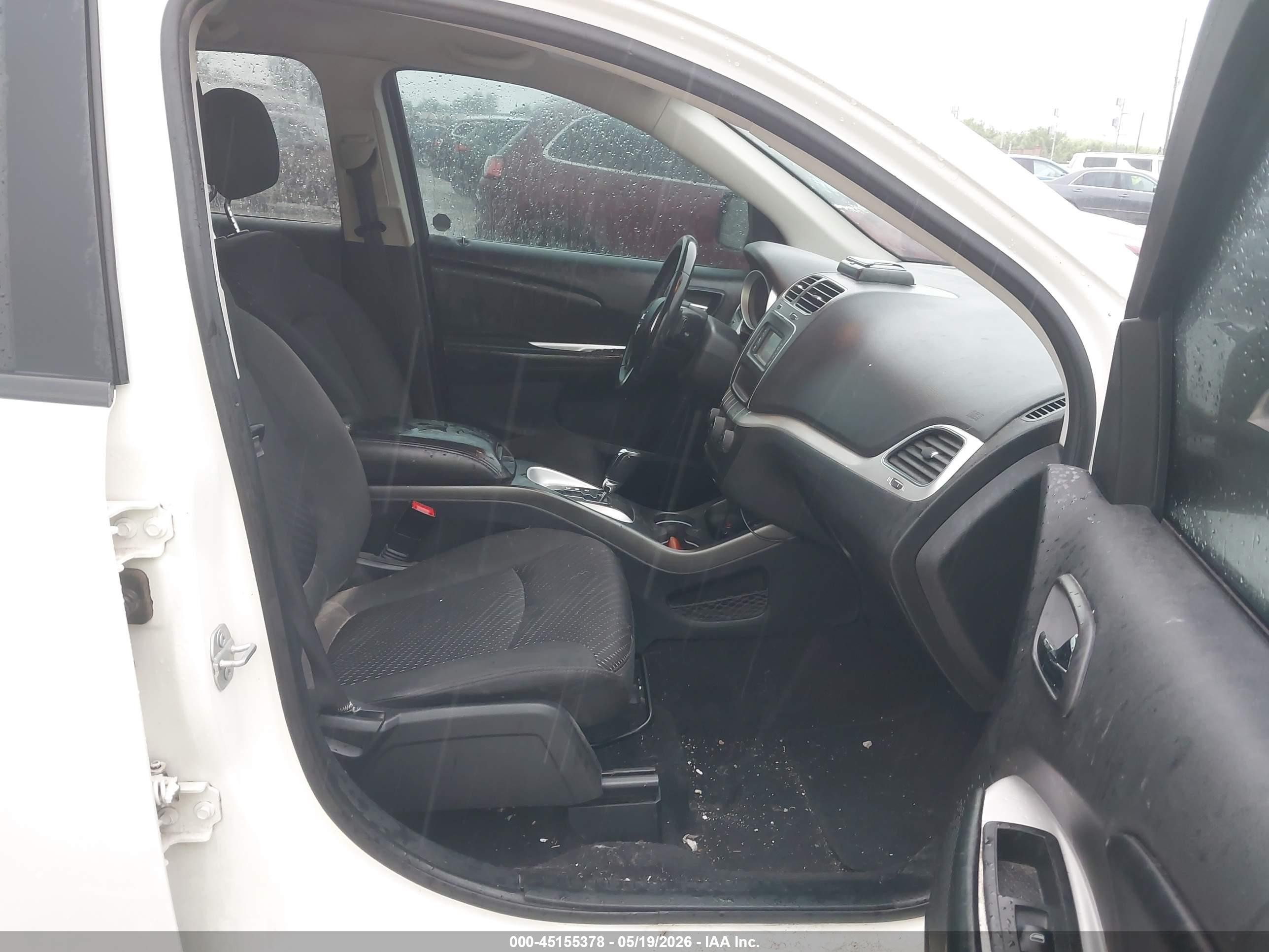 2018 Dodge Journey Se White vin: 3C4PDCAB1JT216660