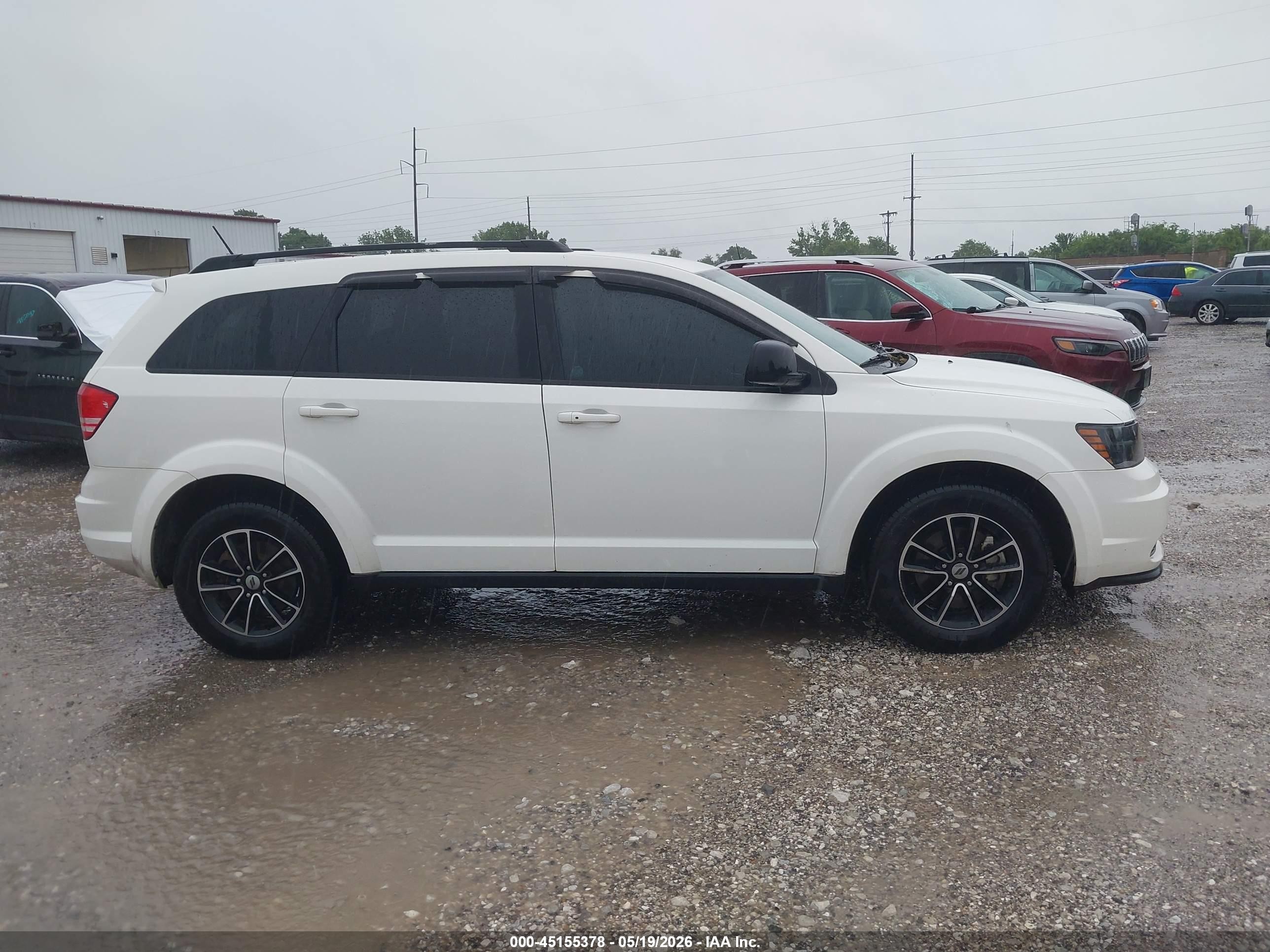 2018 Dodge Journey Se White vin: 3C4PDCAB1JT216660