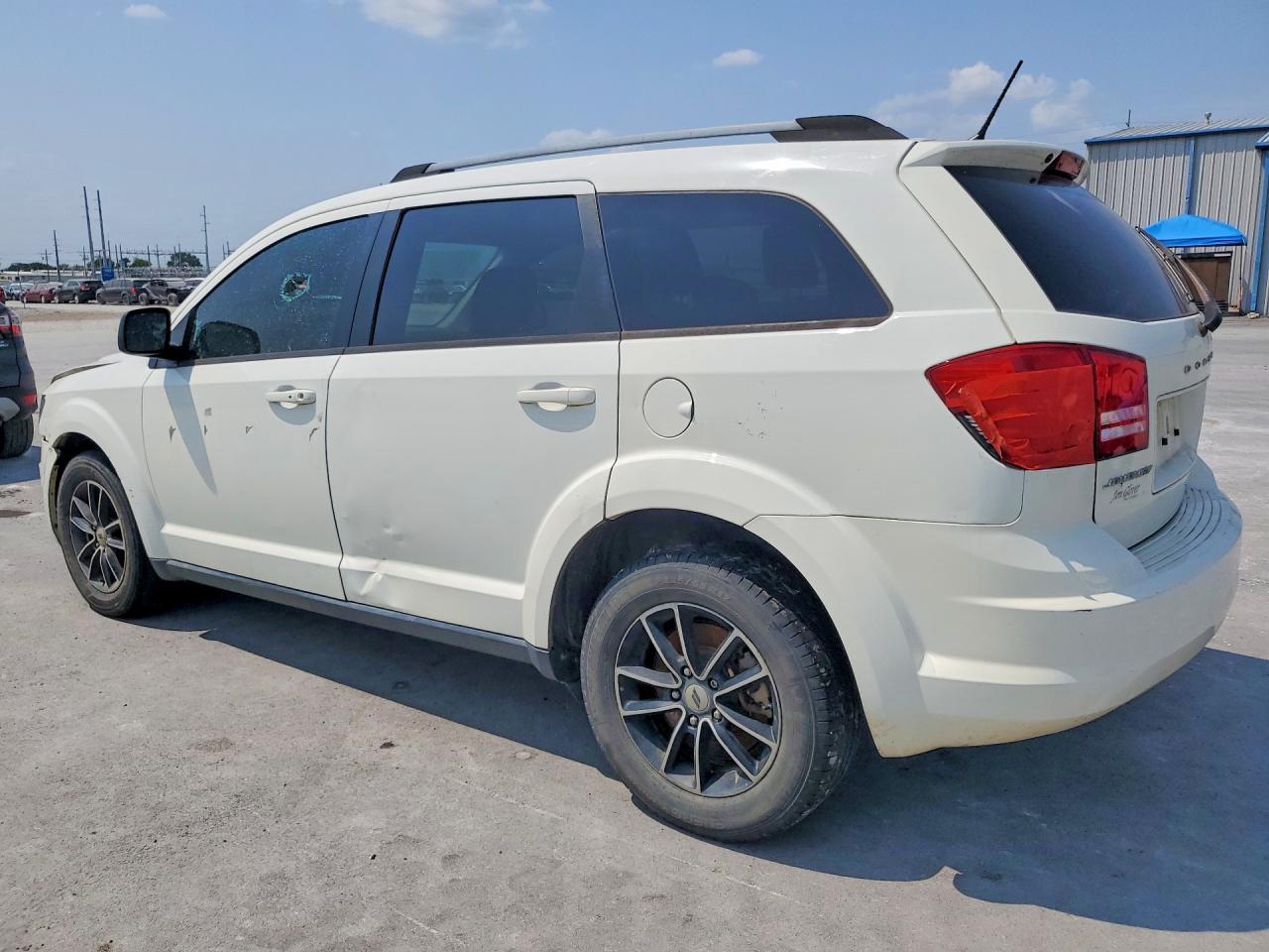 2018 Dodge Journey Se White vin: 3C4PDCAB1JT427891