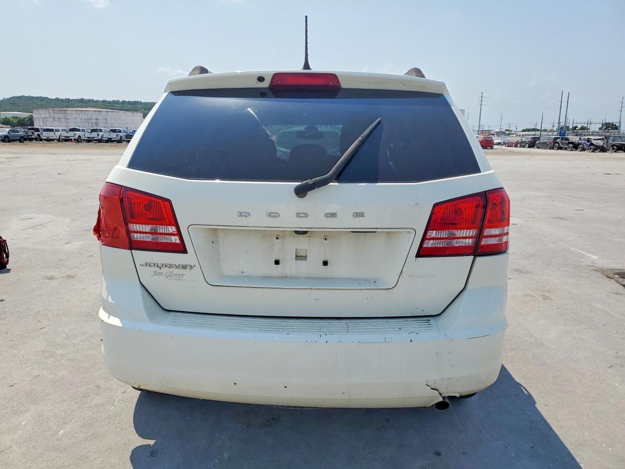 2018 Dodge Journey Se White vin: 3C4PDCAB1JT427891