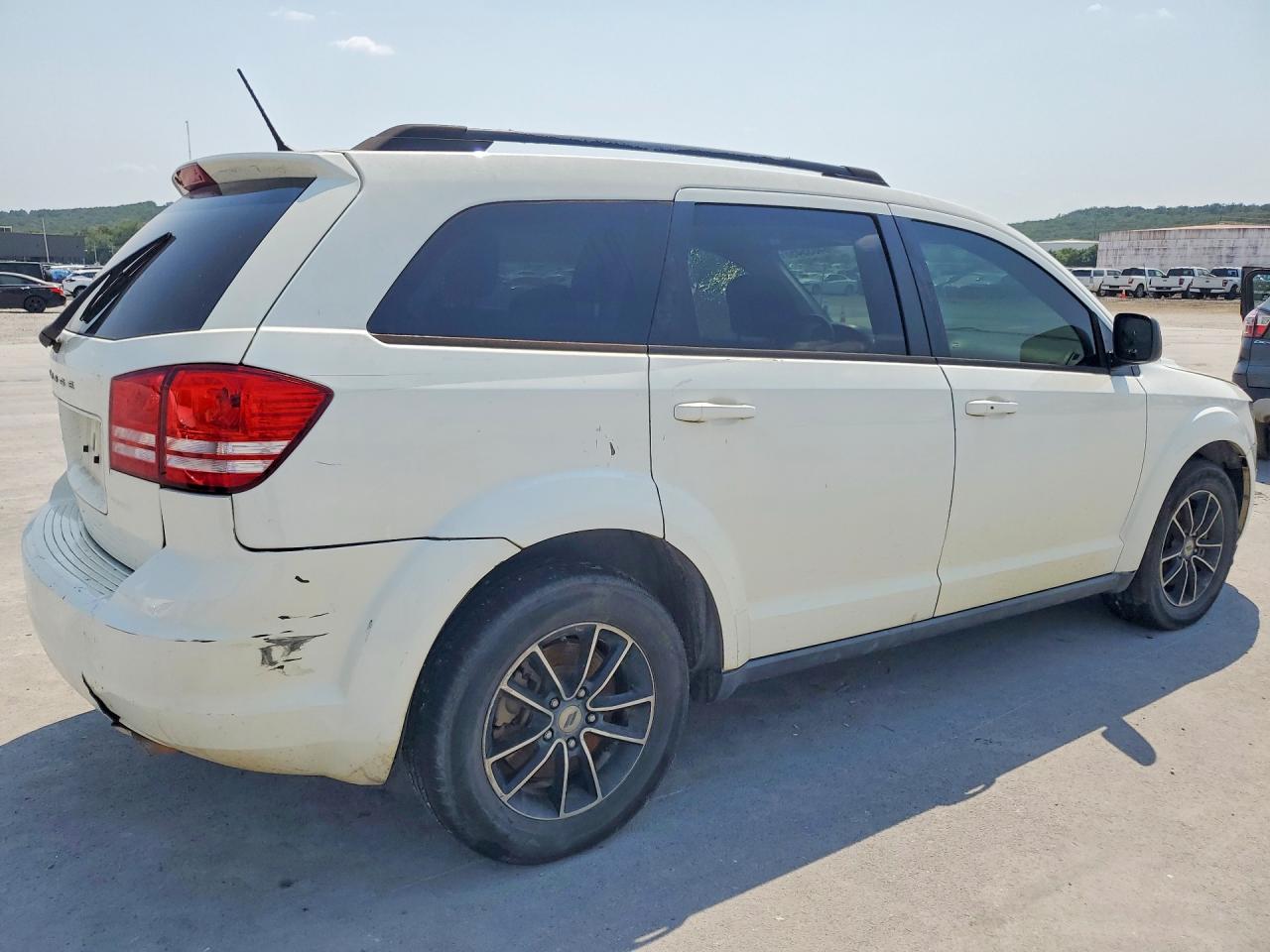 2018 Dodge Journey Se White vin: 3C4PDCAB1JT427891