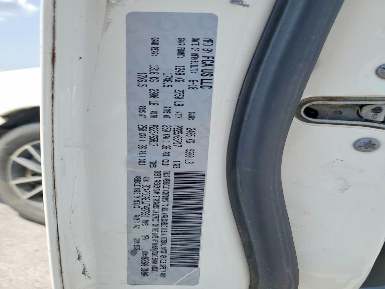 2018 Dodge Journey Se White vin: 3C4PDCAB1JT427891