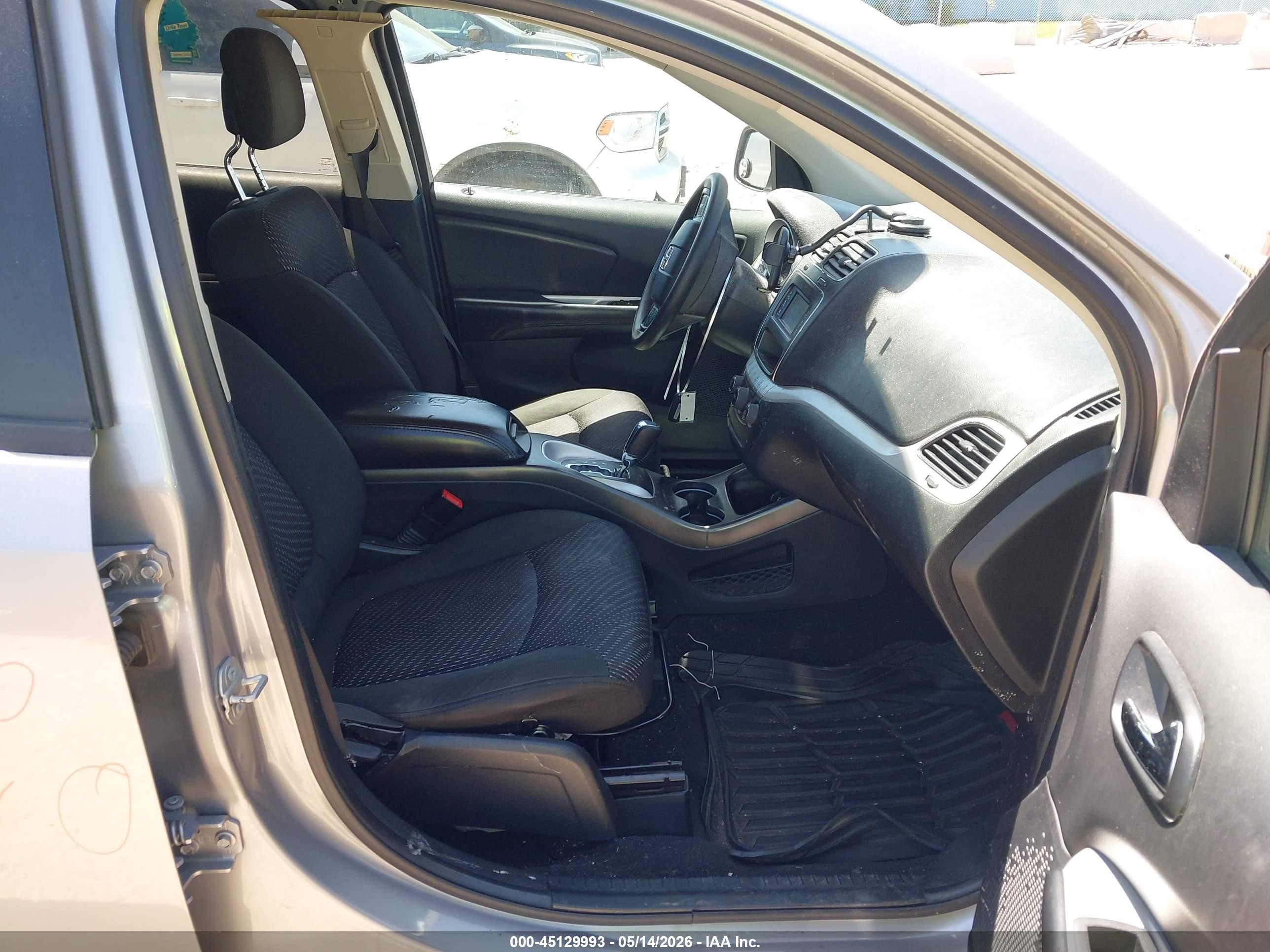 2020 Dodge Journey Se Value Silver vin: 3C4PDCAB1LT207332
