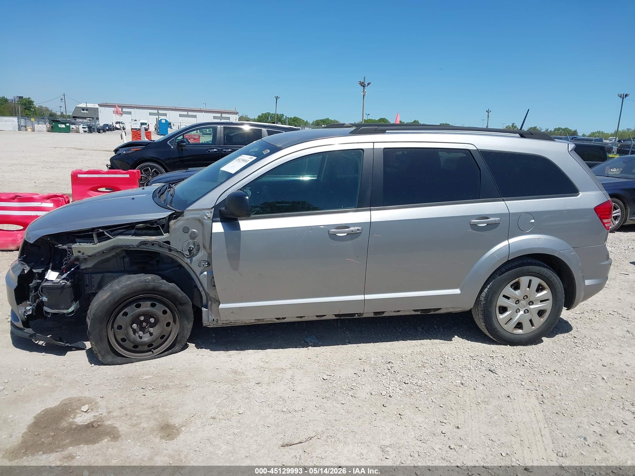 2020 Dodge Journey Se Value Silver vin: 3C4PDCAB1LT207332