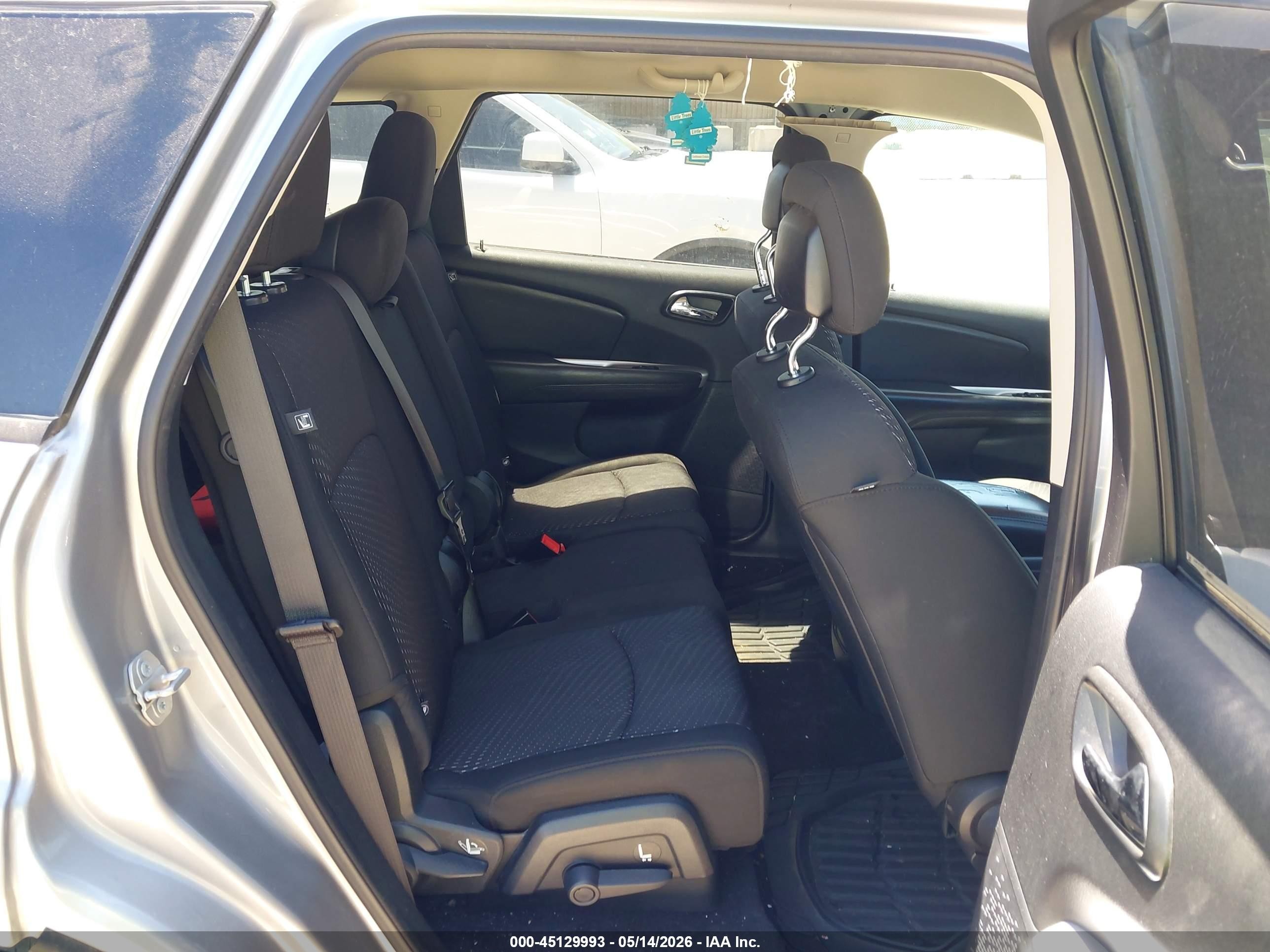 2020 Dodge Journey Se Value Silver vin: 3C4PDCAB1LT207332
