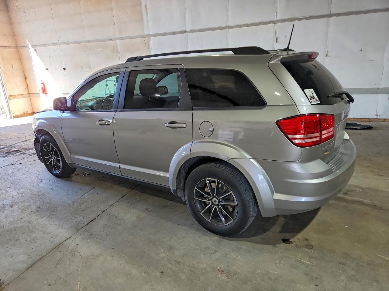 2020 Dodge Journey Se Серебряный vin: 3C4PDCAB1LT271788