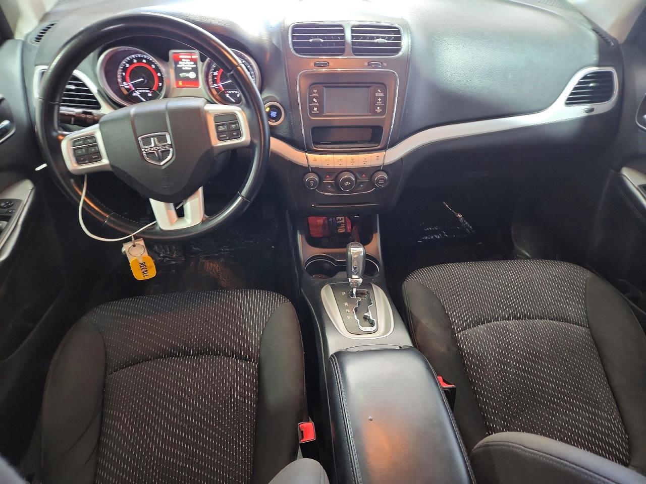 2020 Dodge Journey Se Серебряный vin: 3C4PDCAB1LT271788