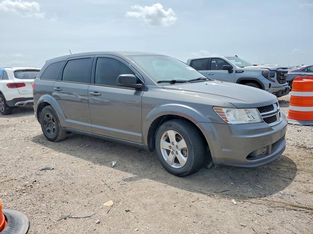 2013 Dodge Journey Se Gray vin: 3C4PDCAB2DT646024