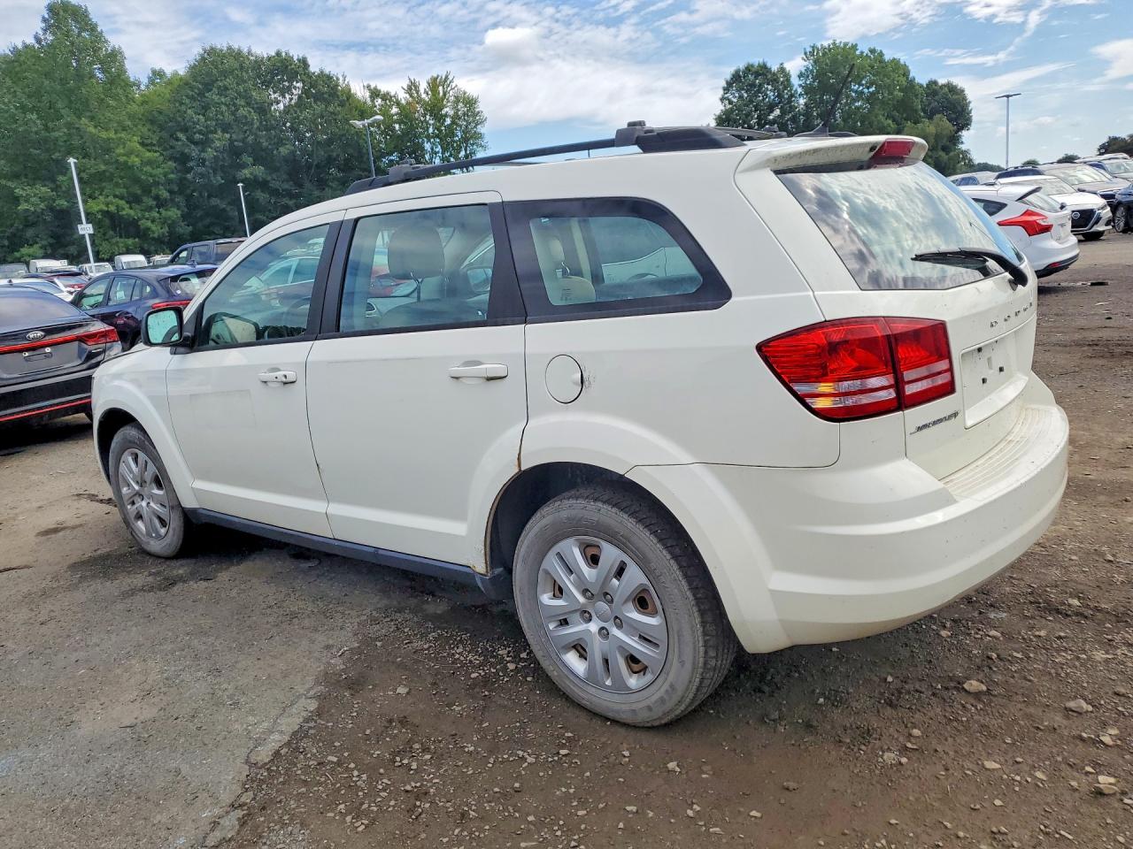2015 Dodge Journey Se Белый vin: 3C4PDCAB2FT587365
