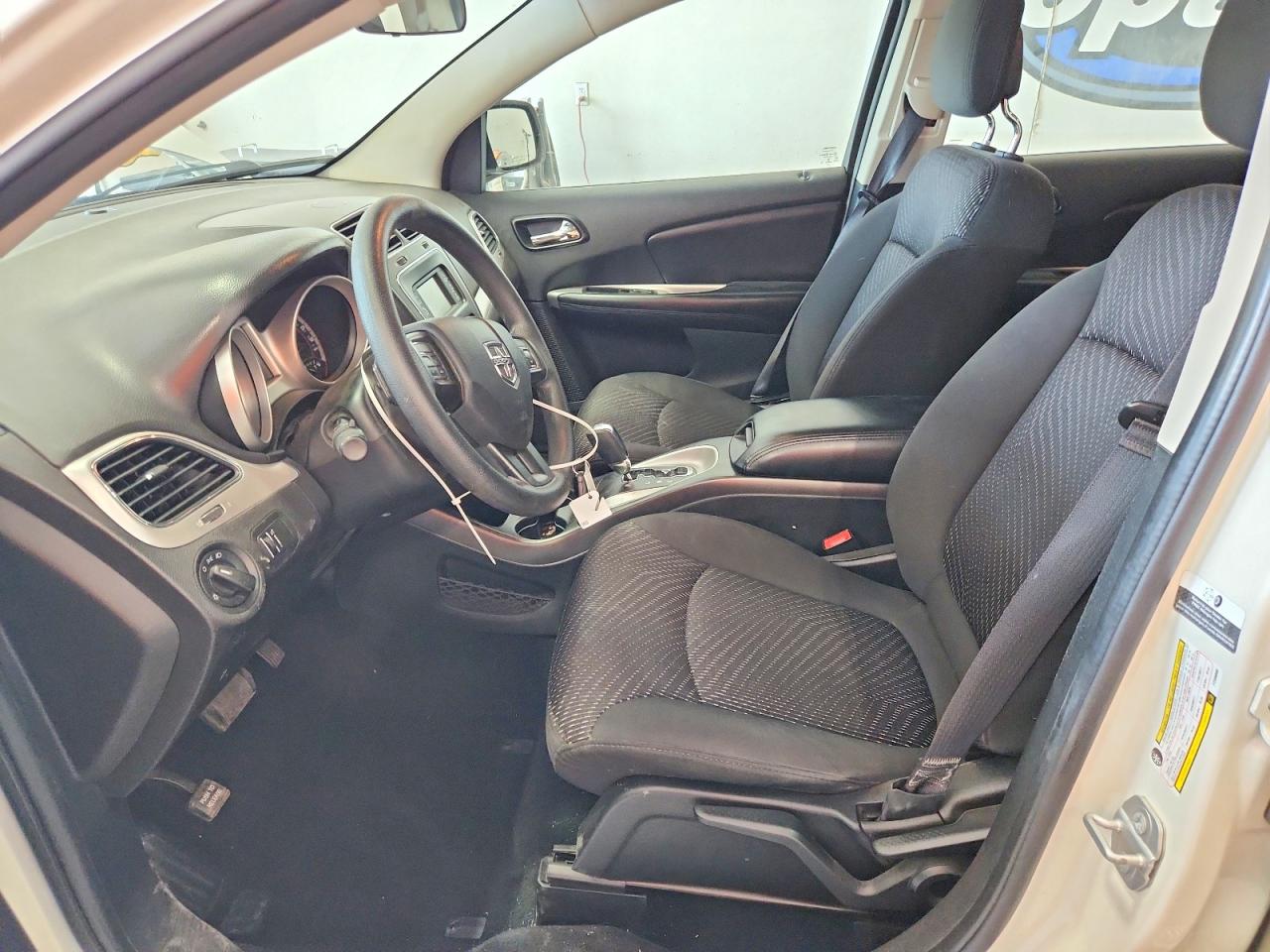 2015 Dodge Journey Se White vin: 3C4PDCAB2FT599600