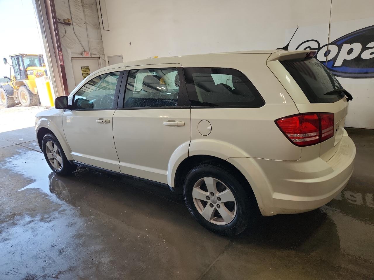 2015 Dodge Journey Se White vin: 3C4PDCAB2FT599600 Damage: Left Qtr Panel, Dent(S) W/No Paint Dmg, 1/2 To 1 Inch