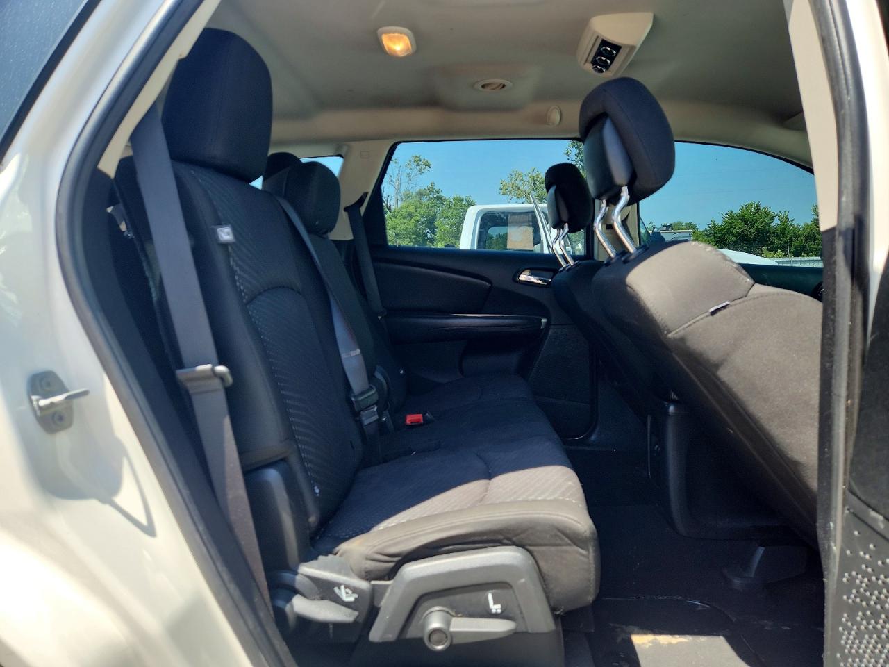 2015 Dodge Journey Se Белый vin: 3C4PDCAB2FT753108