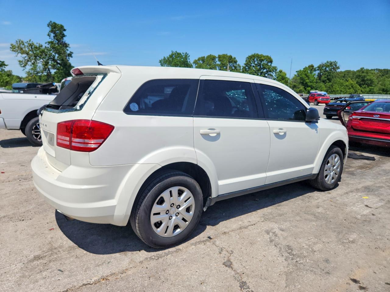 2015 Dodge Journey Se Белый vin: 3C4PDCAB2FT753108