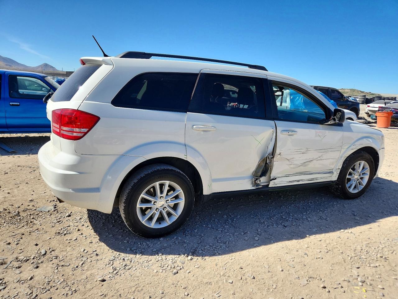 2016 Dodge Journey Se White vin: 3C4PDCAB2GT219379