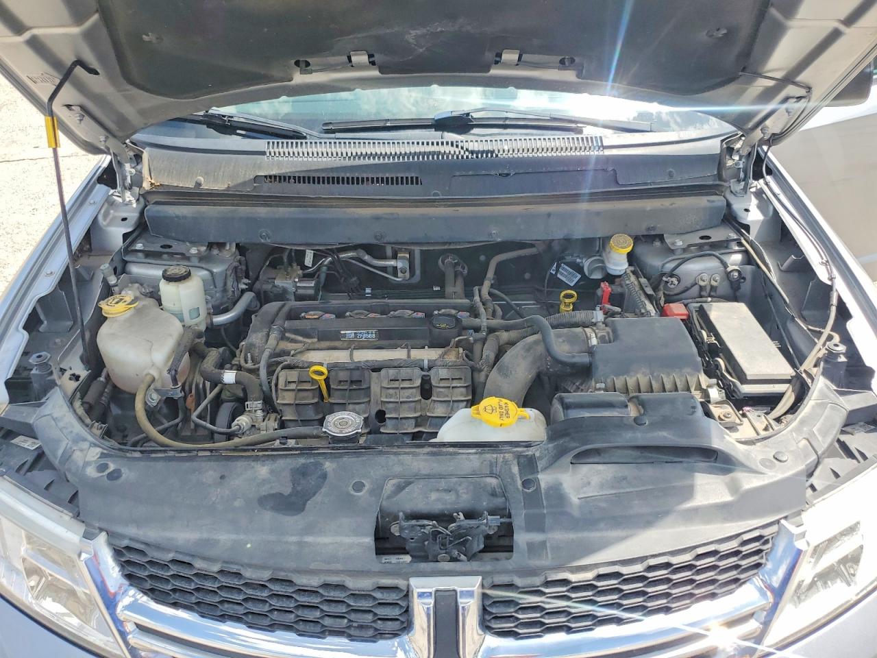 2020 Dodge Journey Se Silver vin: 3C4PDCAB2LT277891