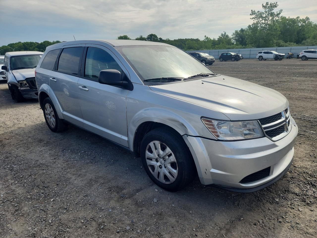 2013 Dodge Journey Se Silver vin: 3C4PDCAB3DT725945