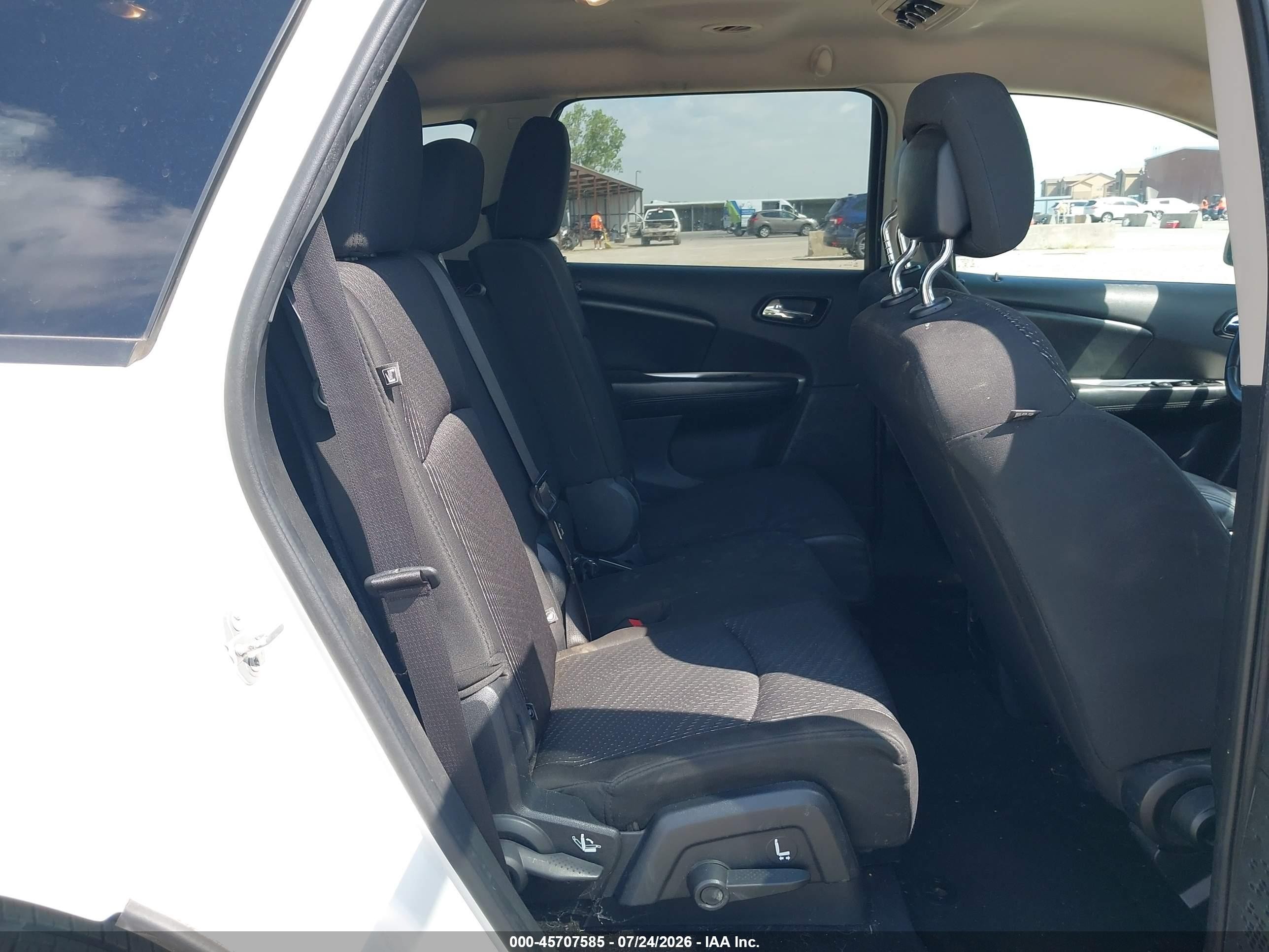 2015 Dodge Journey Se Белый vin: 3C4PDCAB3FT556772