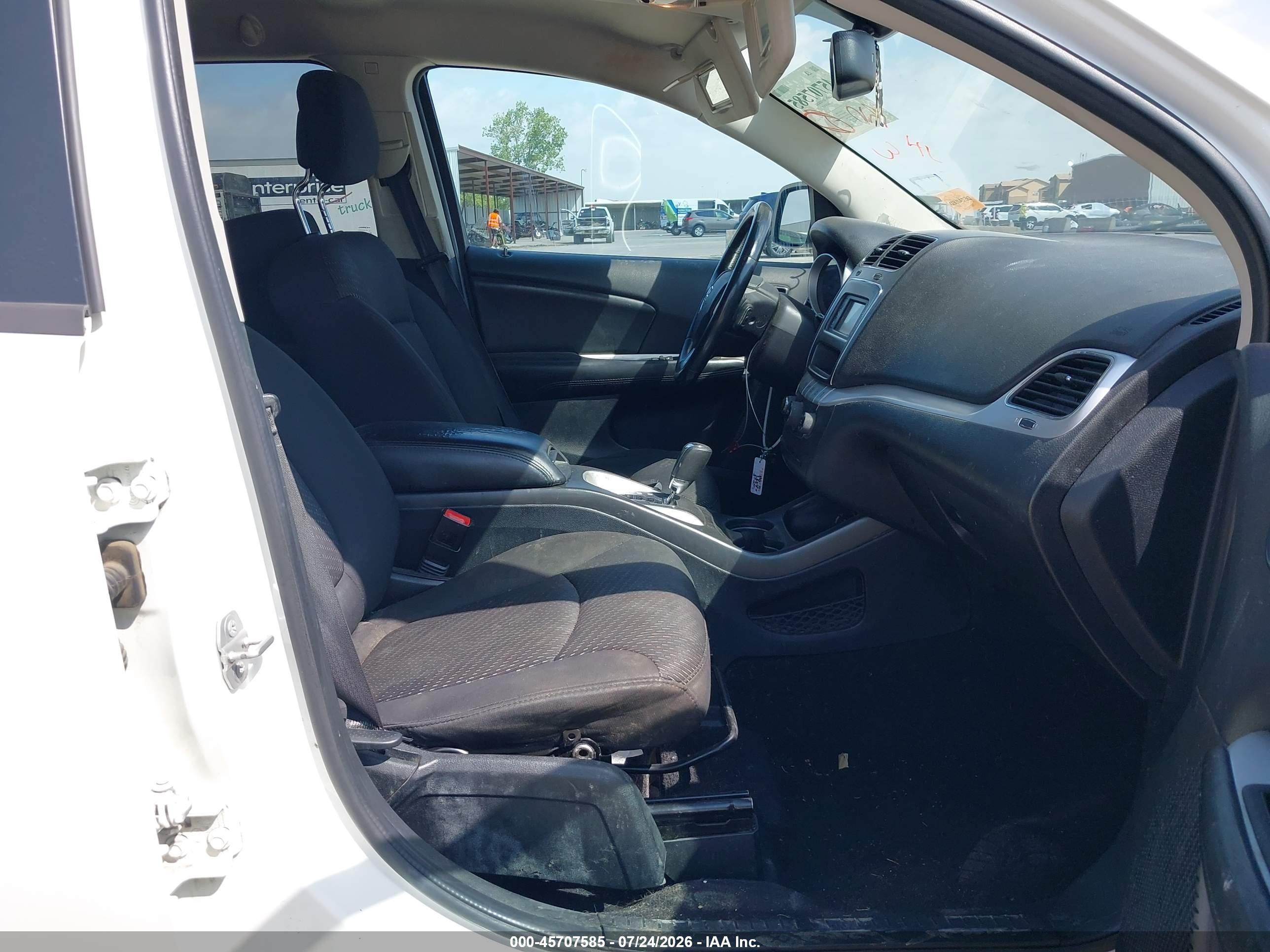 2015 Dodge Journey Se Белый vin: 3C4PDCAB3FT556772