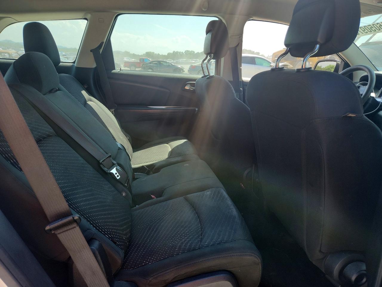 2015 Dodge Journey Se White vin: 3C4PDCAB3FT748323