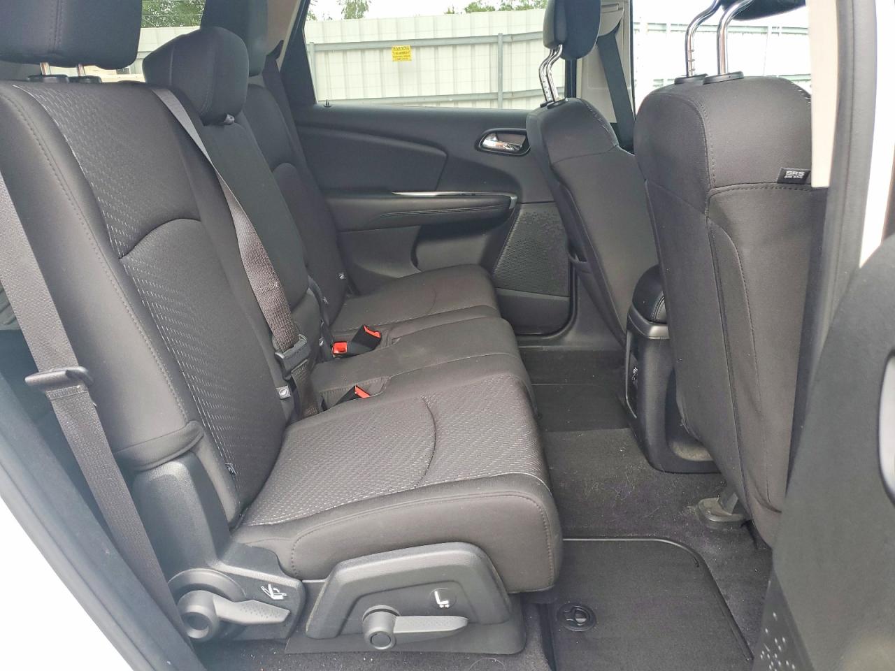 2017 Dodge Journey Se White vin: 3C4PDCAB3HT694685