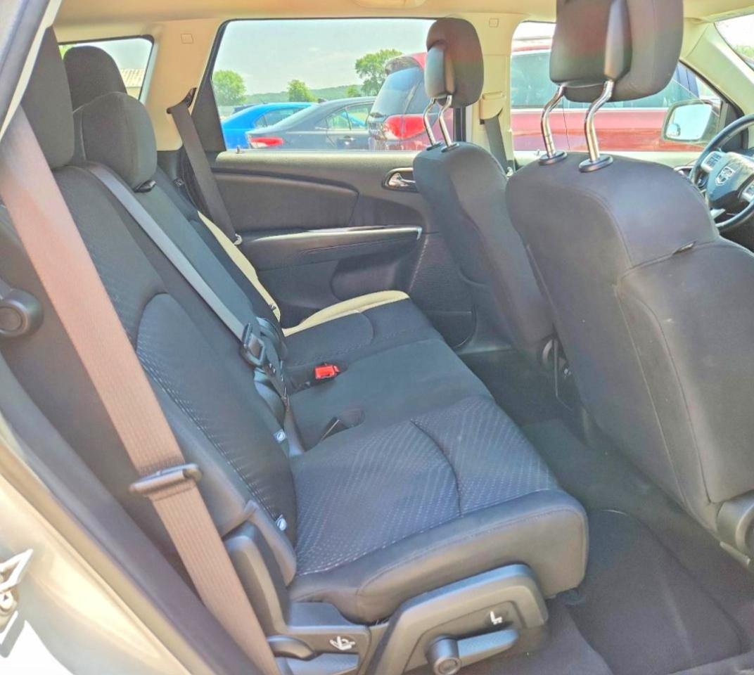2018 Dodge Journey Se White vin: 3C4PDCAB3JT448581
