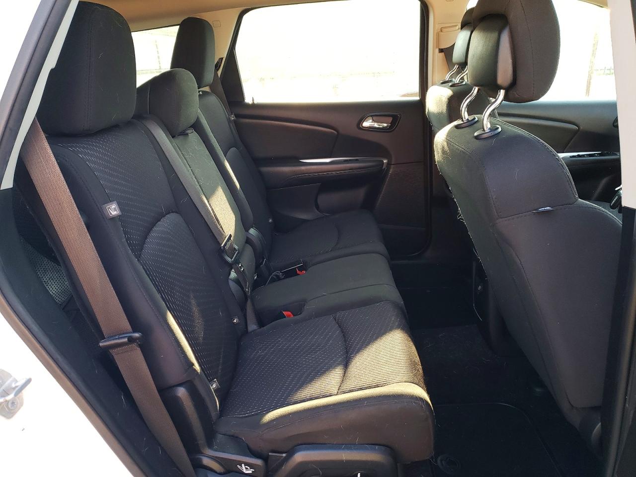 2019 Dodge Journey Se Белый vin: 3C4PDCAB3KT747165