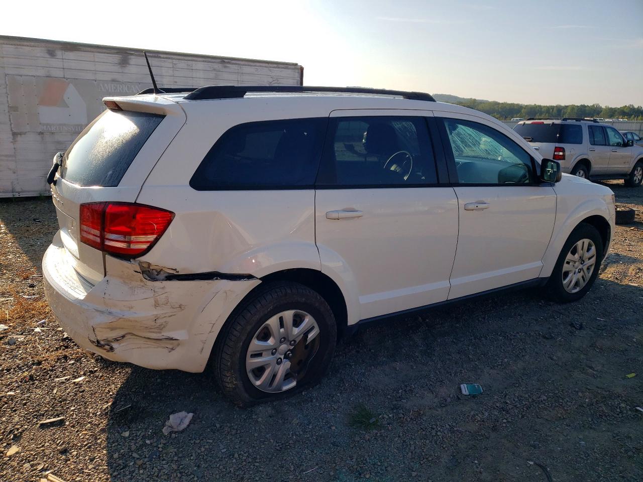 2019 Dodge Journey Se Белый vin: 3C4PDCAB3KT747165