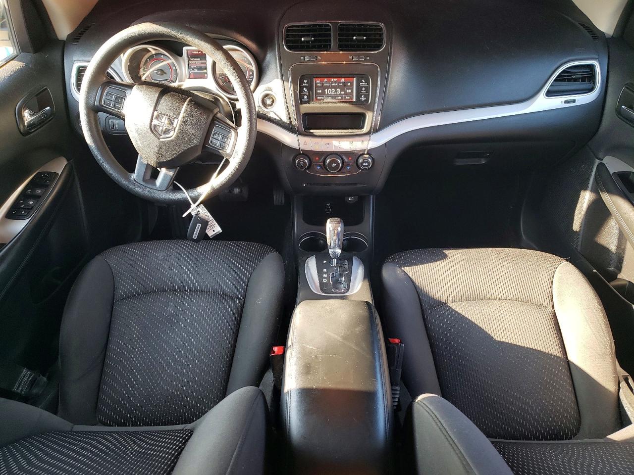 2019 Dodge Journey Se Белый vin: 3C4PDCAB3KT747165