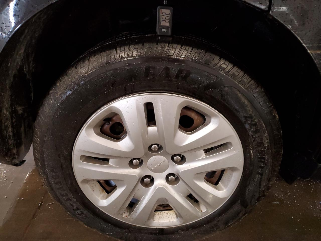 2019 Dodge Journey Se Black vin: 3C4PDCAB3KT751359 Damage: Right Rear Tire, Worn, Replacement Required
