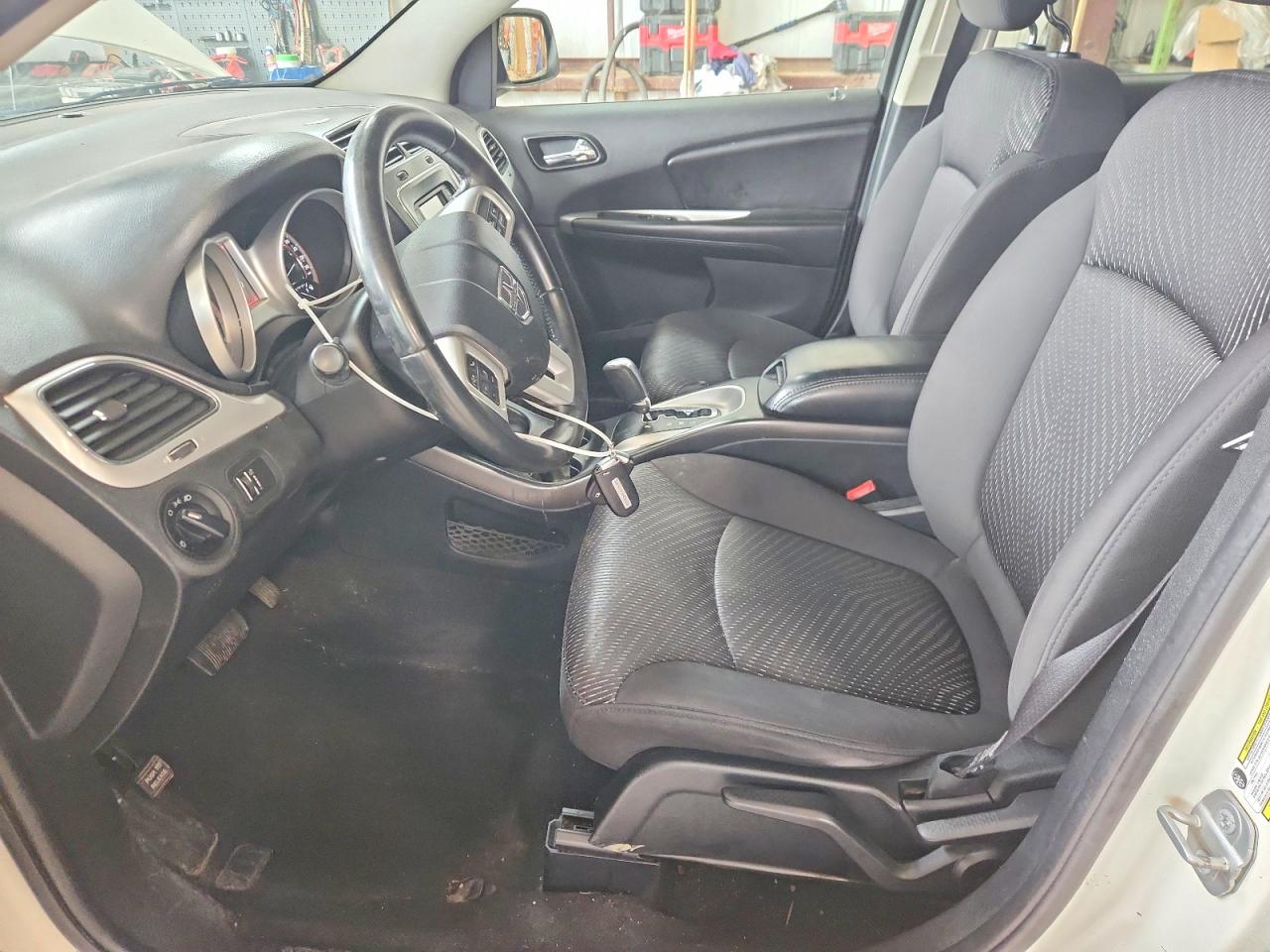 2014 Dodge Journey Se White vin: 3C4PDCAB4ET174667