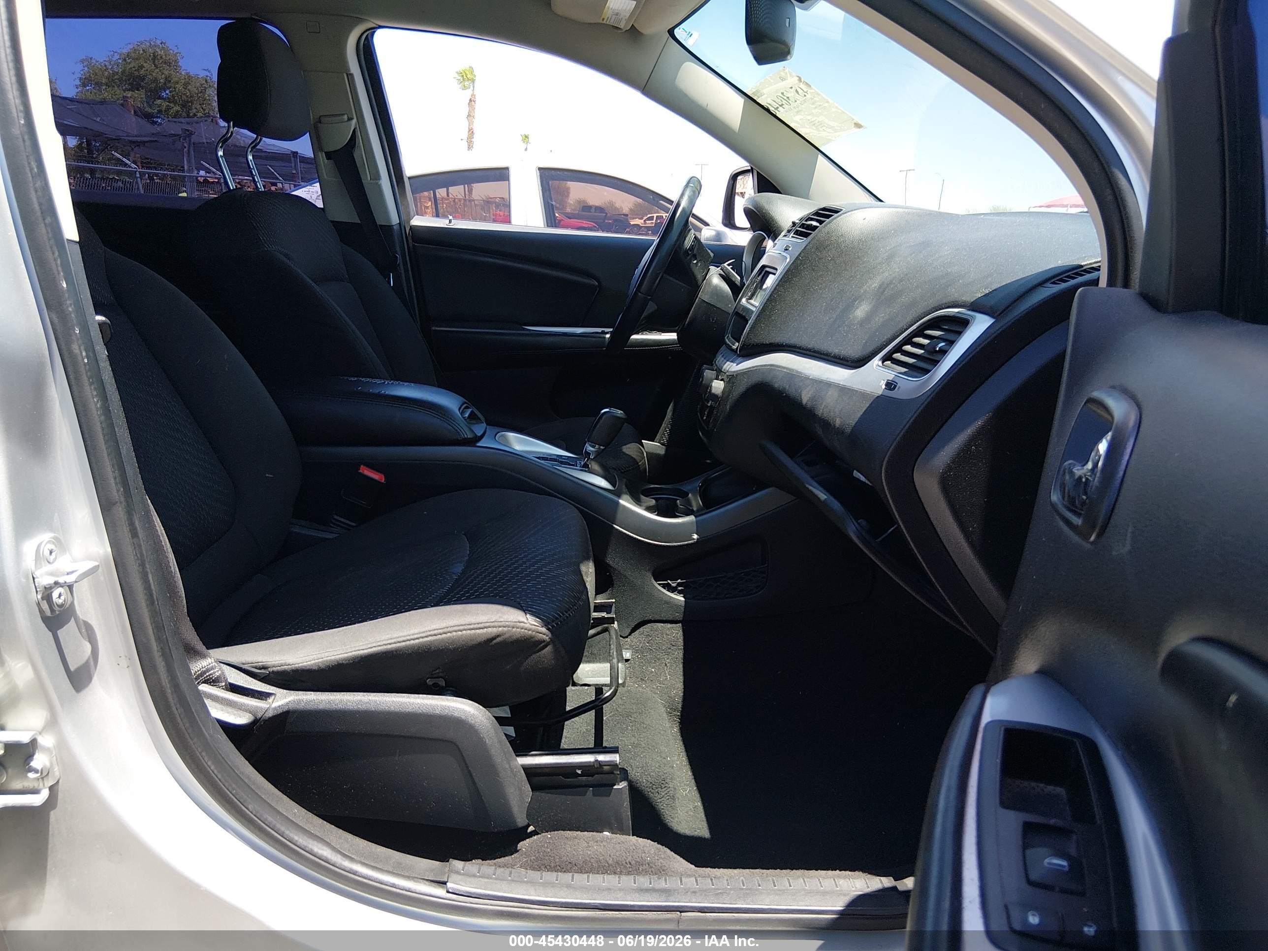 2014 Dodge Journey American Value Pkg Серебряный vin: 3C4PDCAB4ET238660