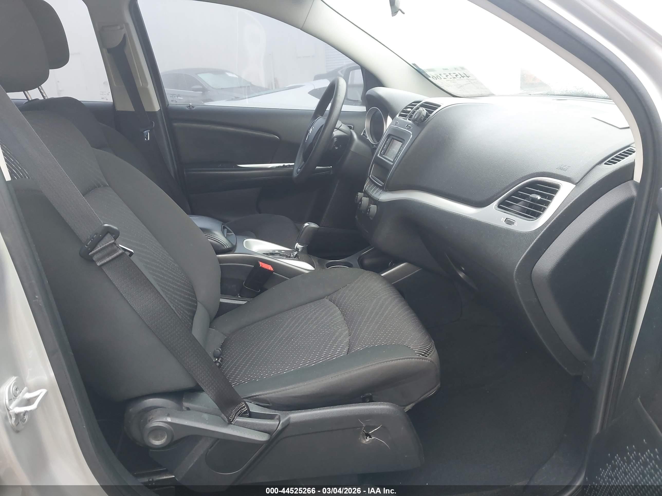 2012 Dodge Journey Se/avp Silver vin: 3C4PDCAB5CT204210