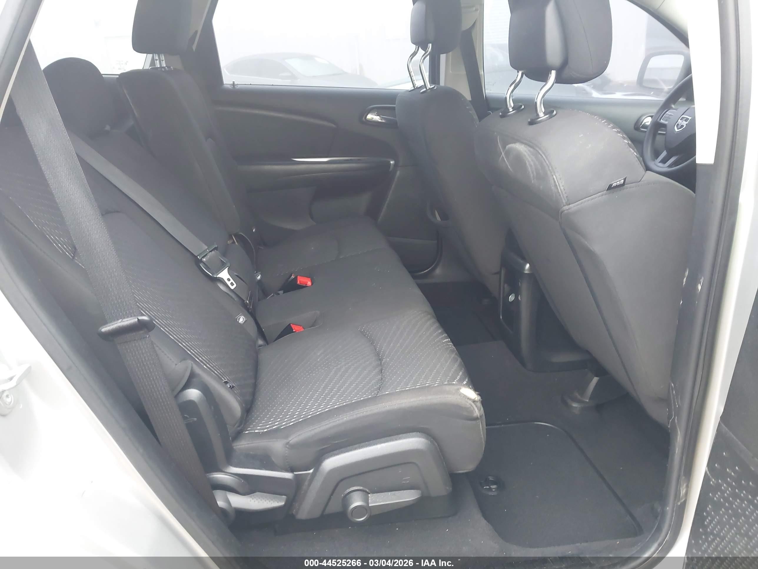 2012 Dodge Journey Se/avp Silver vin: 3C4PDCAB5CT204210