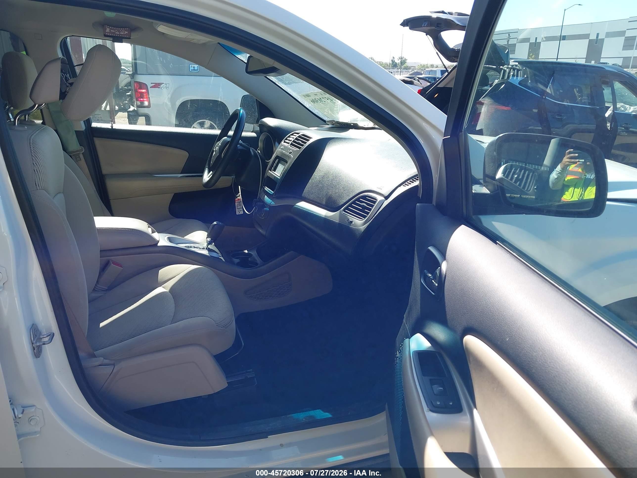 2015 Dodge Journey Se White vin: 3C4PDCAB5FT650393