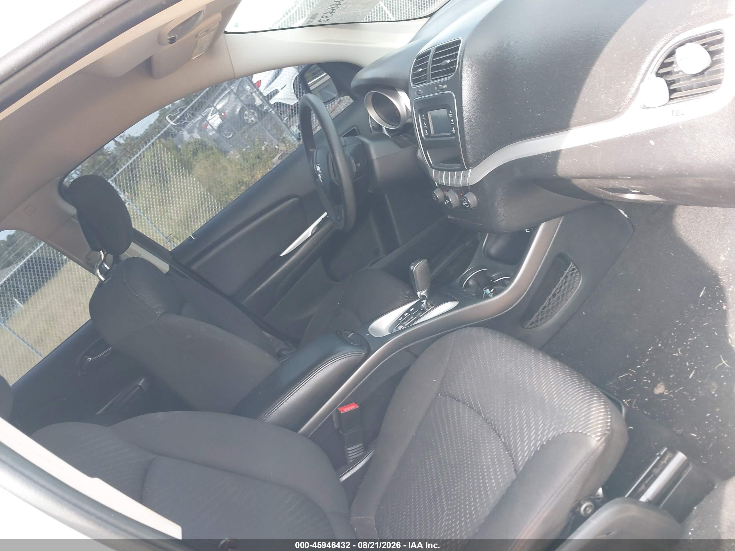 2015 Dodge Journey American Value Pkg Белый vin: 3C4PDCAB5FT654329