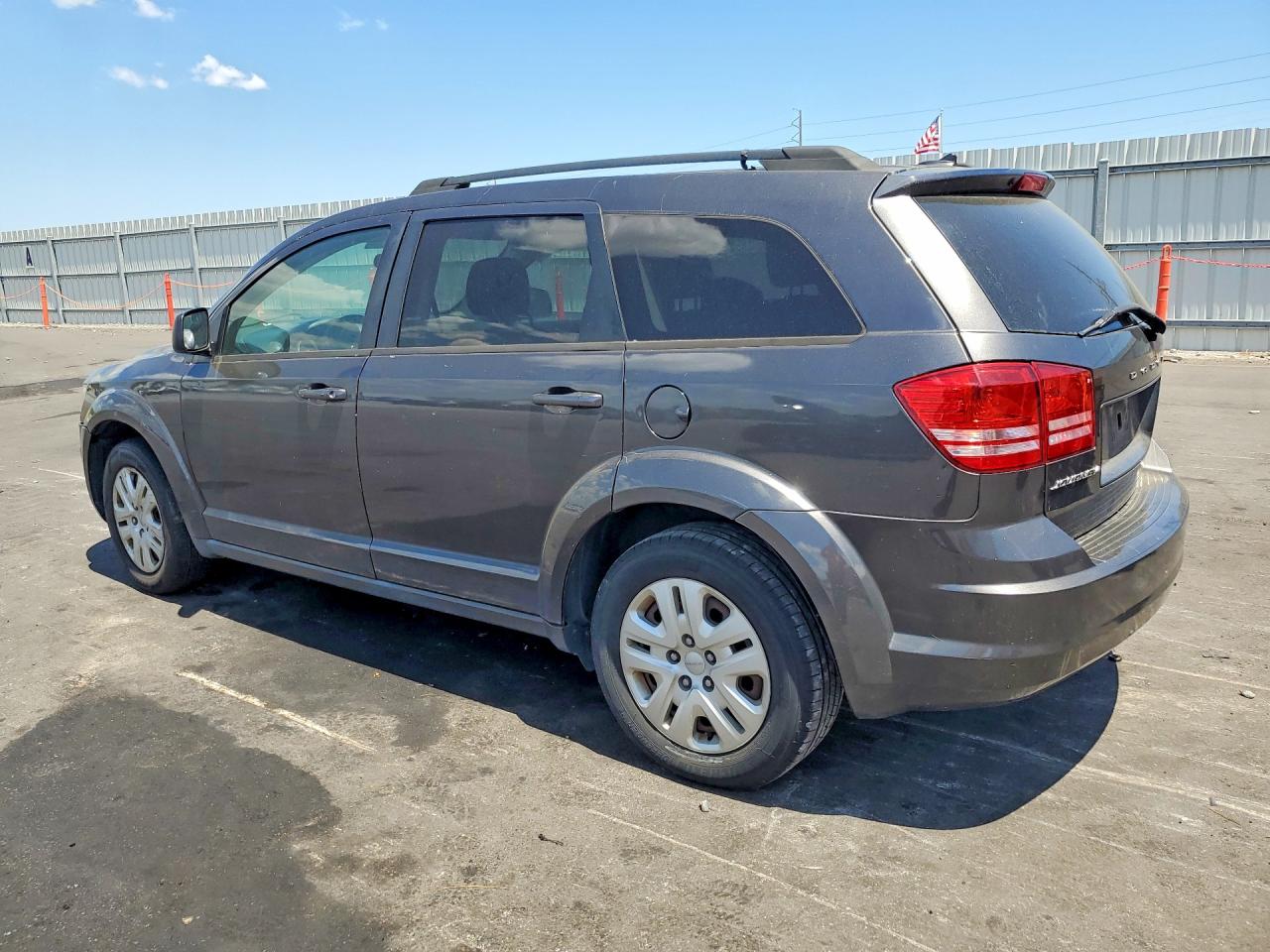 2016 Dodge Journey Se Gray vin: 3C4PDCAB5GT241036