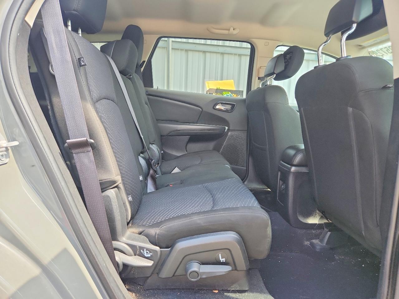 2020 Dodge Journey Se Gray vin: 3C4PDCAB5LT268196