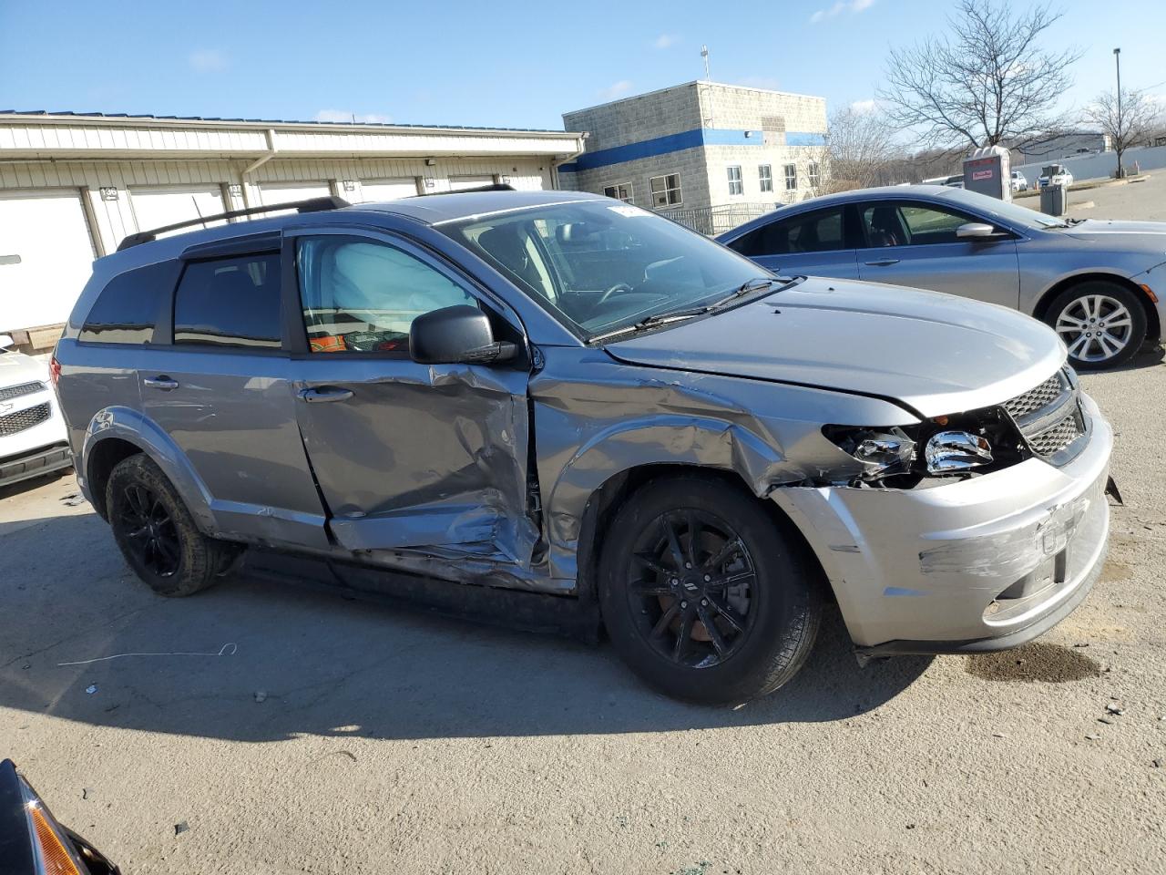 2020 Dodge Journey Se   Silver vin: 3C4PDCAB5LT269333