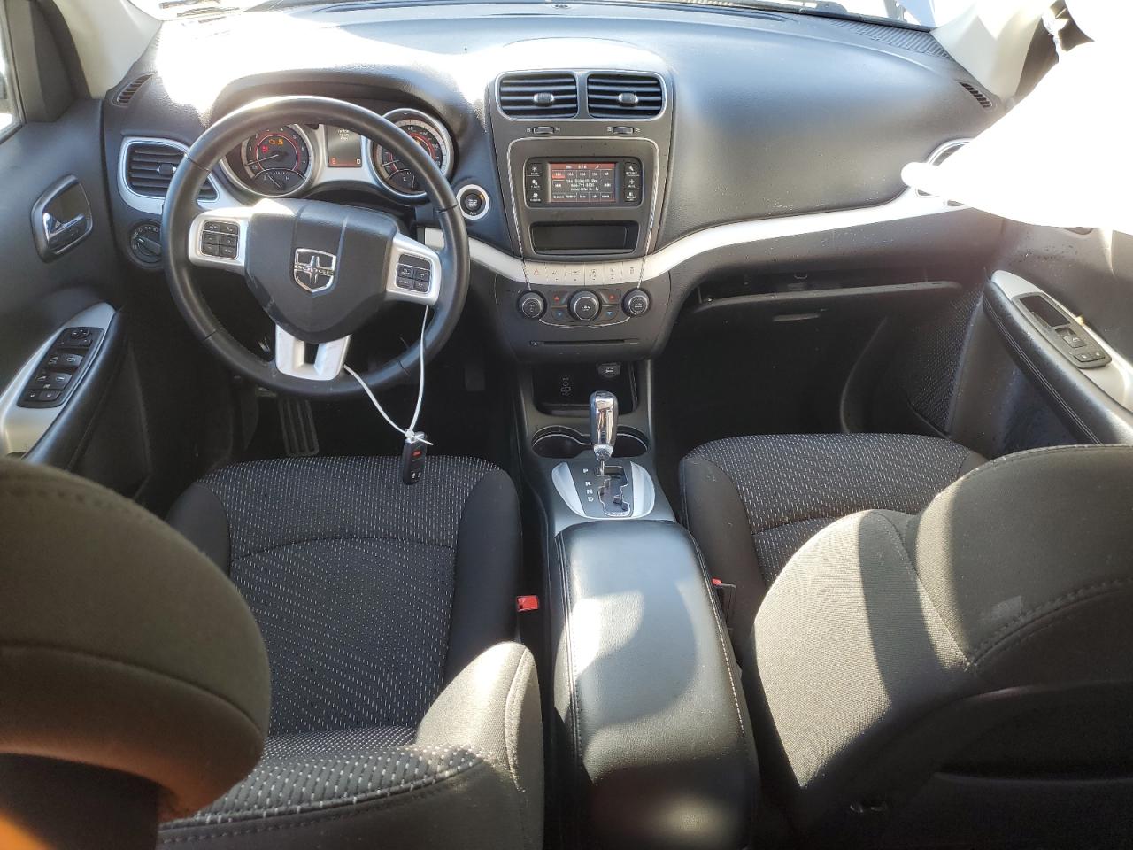 2020 Dodge Journey Se   Silver vin: 3C4PDCAB5LT269333