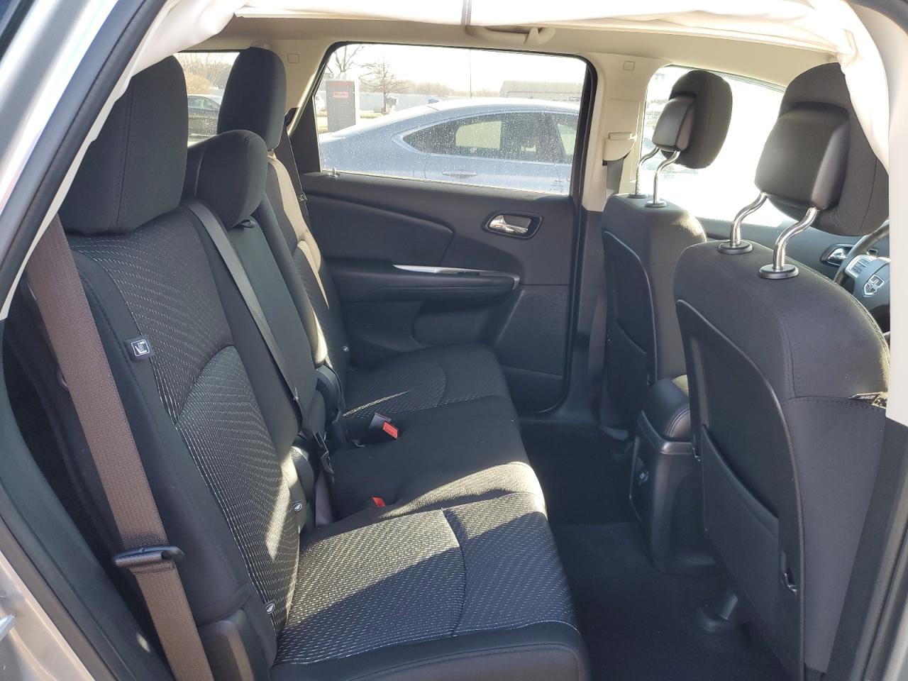 2020 Dodge Journey Se   Silver vin: 3C4PDCAB5LT269333