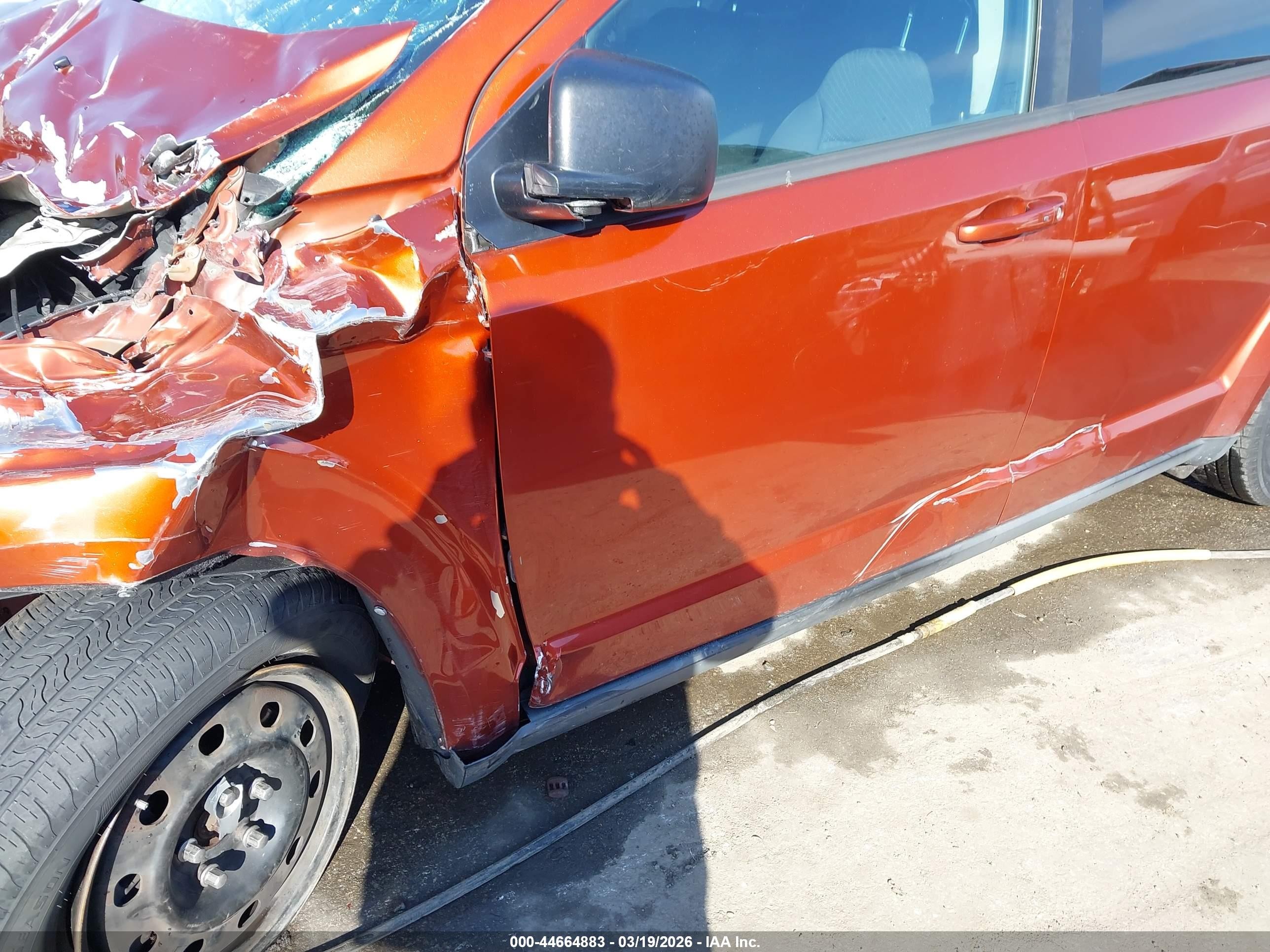 2013 Dodge Journey Se Orange vin: 3C4PDCAB6DT679642