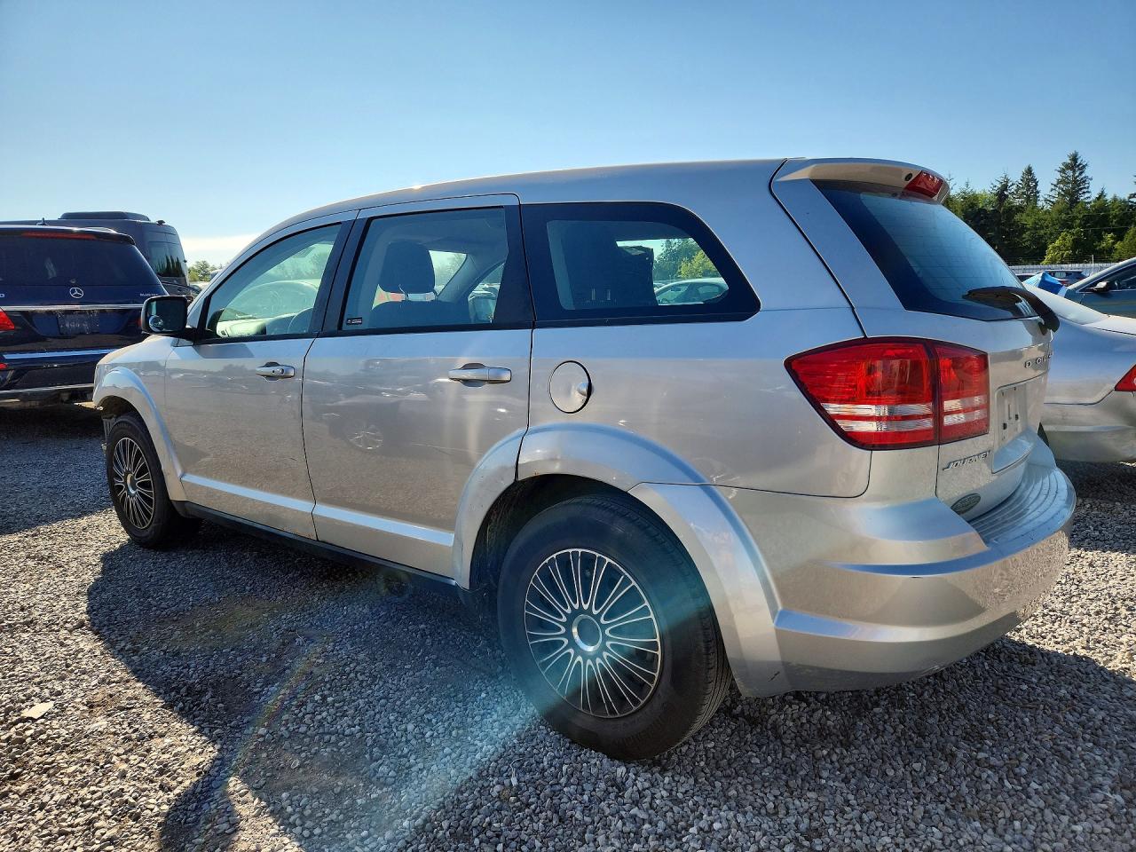 2014 Dodge Journey Se Silver vin: 3C4PDCAB6ET115930