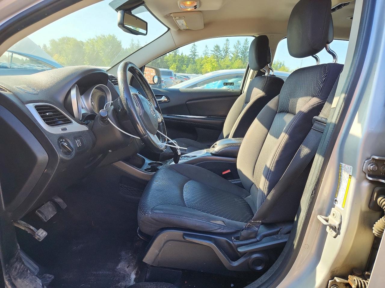 2014 Dodge Journey Se Silver vin: 3C4PDCAB6ET115930