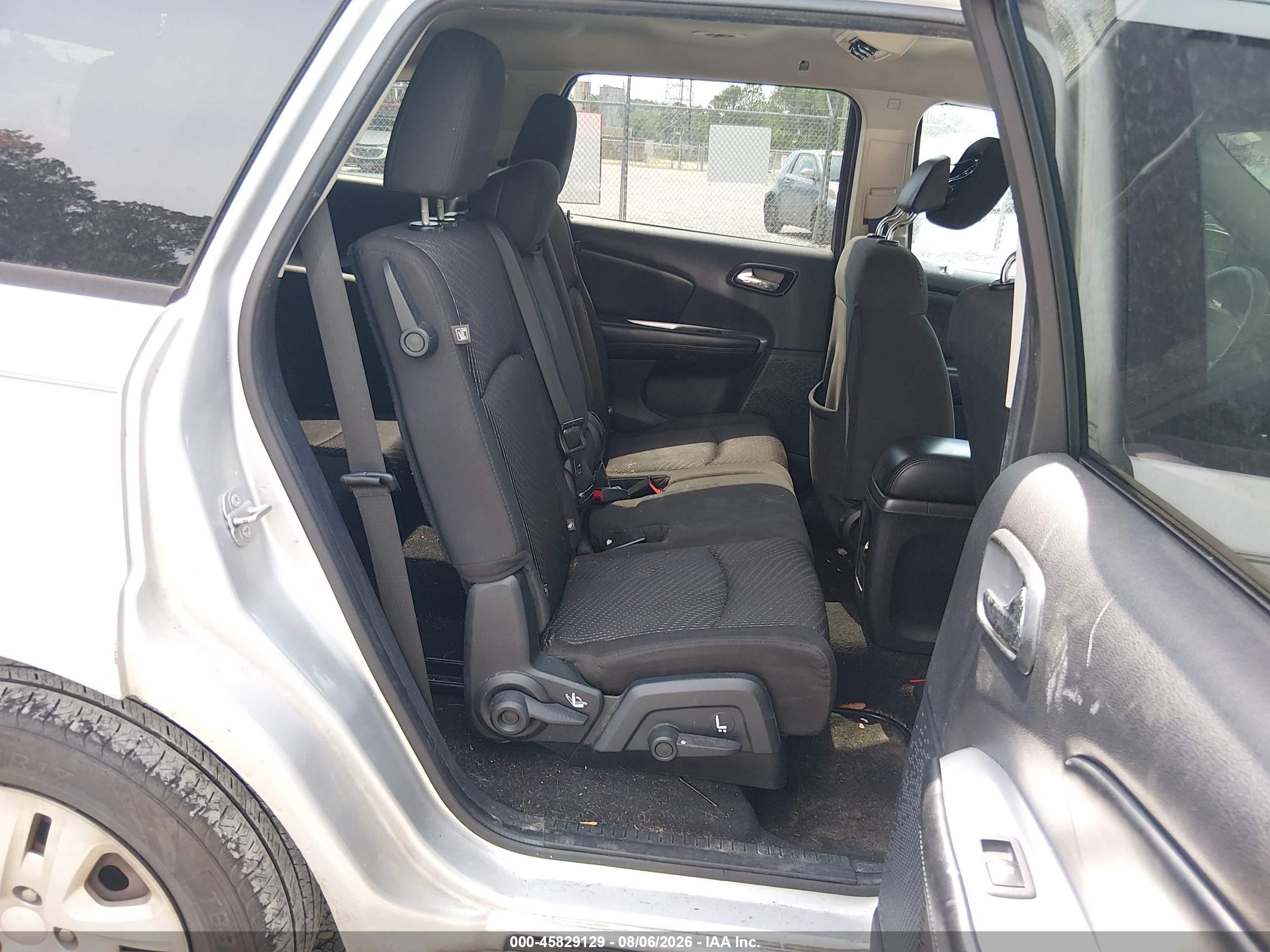 2014 Dodge Journey Se Silver vin: 3C4PDCAB6ET308658