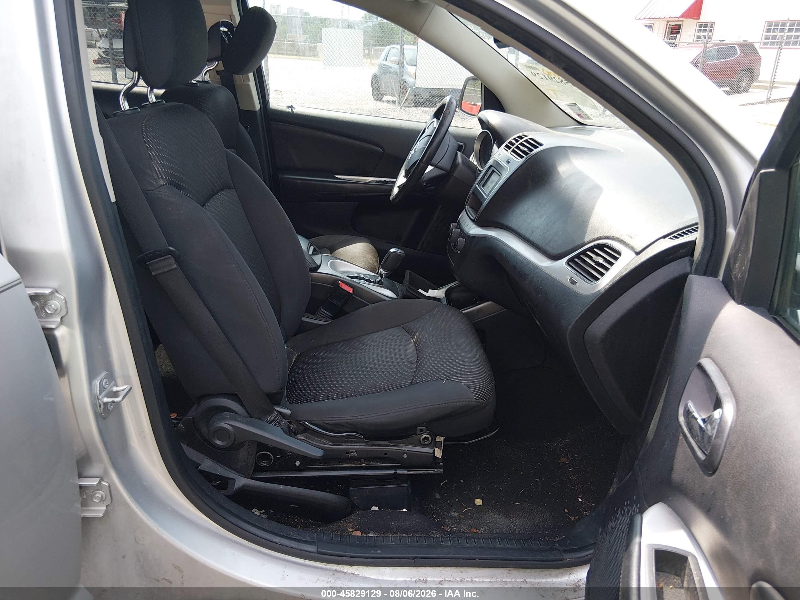 2014 Dodge Journey Se Silver vin: 3C4PDCAB6ET308658