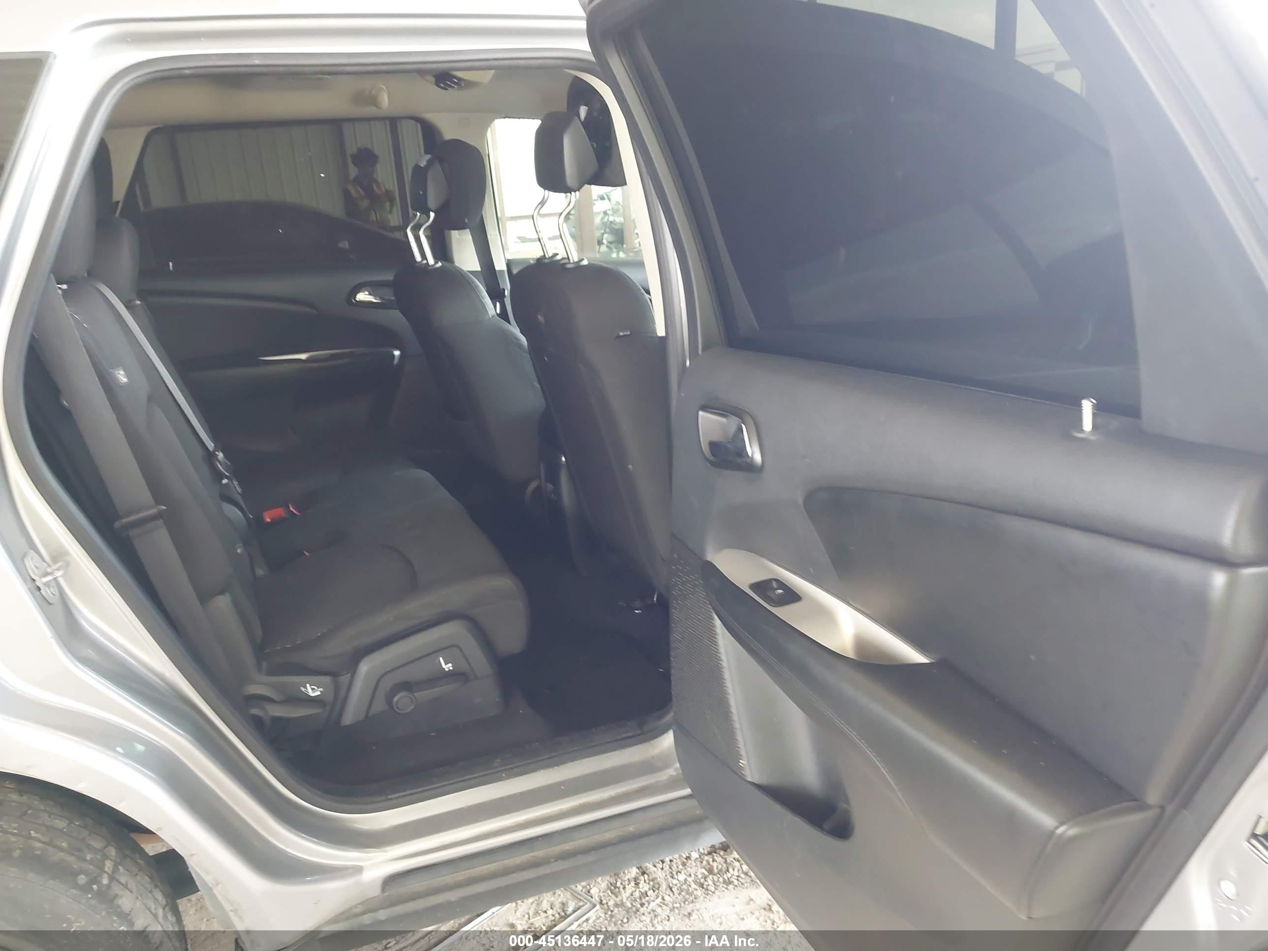 2016 Dodge Journey Se Silver vin: 3C4PDCAB6GT239005