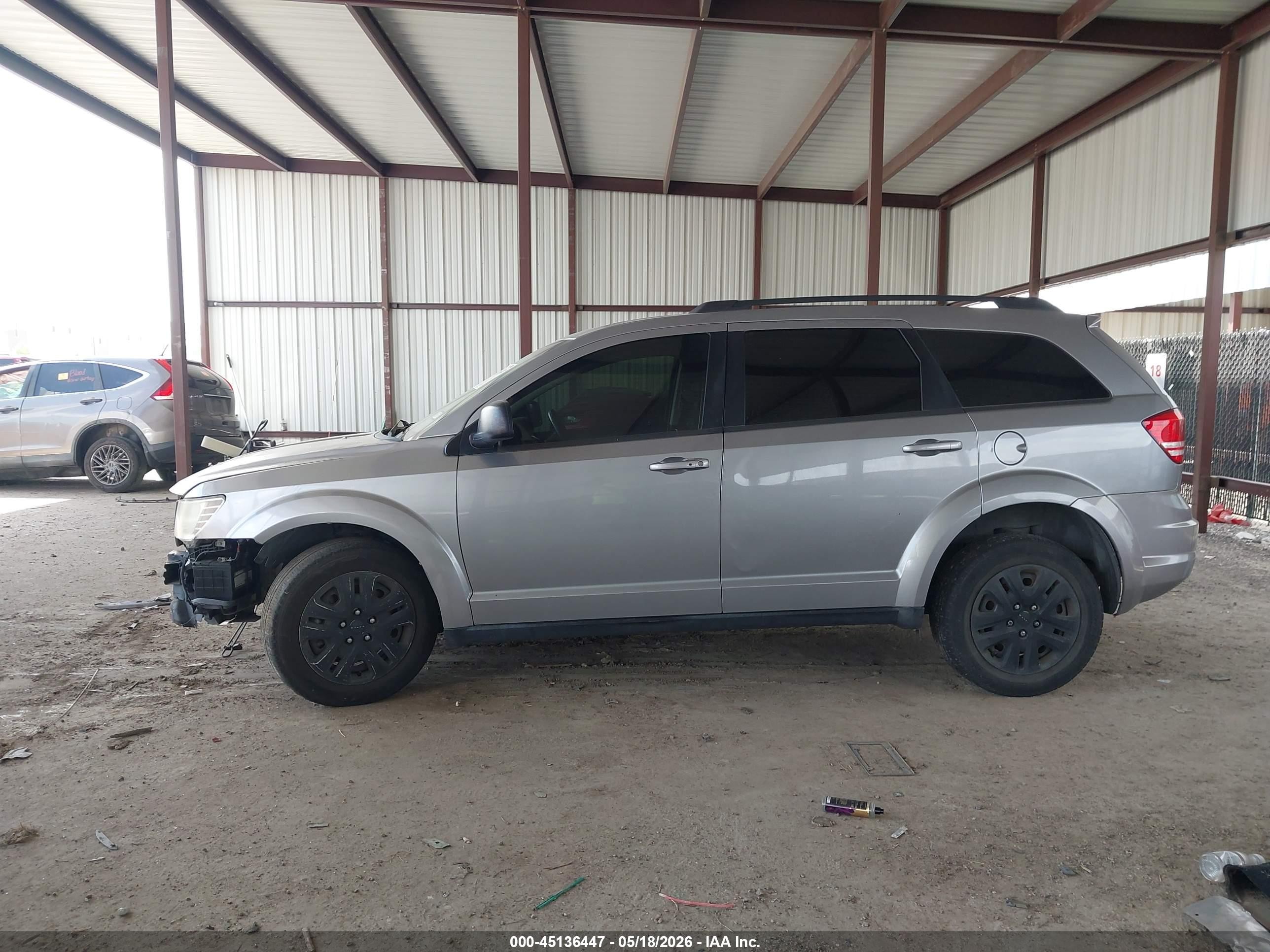 2016 Dodge Journey Se Silver vin: 3C4PDCAB6GT239005